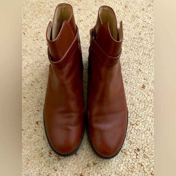 ✨Host Pick✨ Hush Puppies Brown Leather Ankle Boots Size 6 - Picture 2 of 7